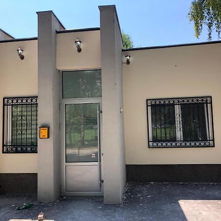 Apartment Tesla Pančevo Esterno foto