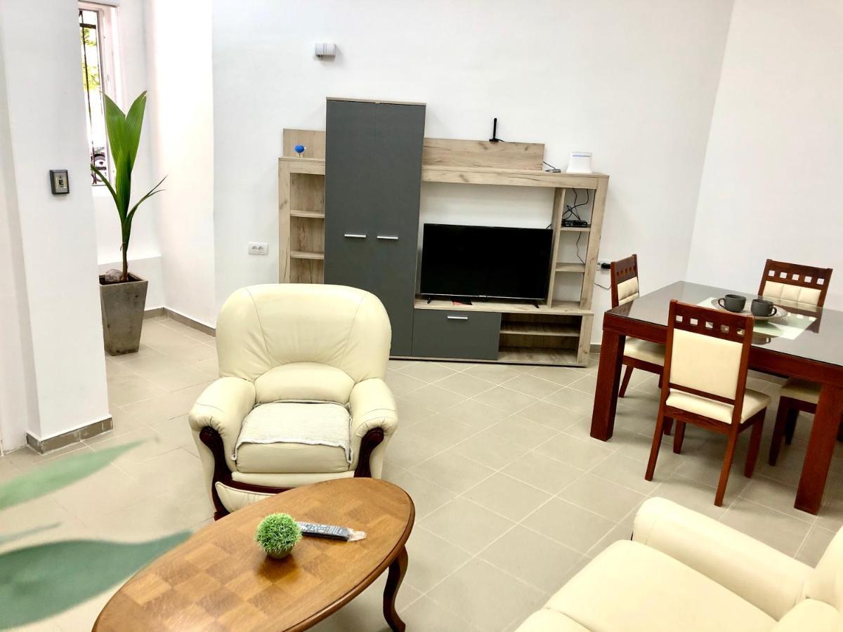 Apartment Tesla Pančevo Esterno foto
