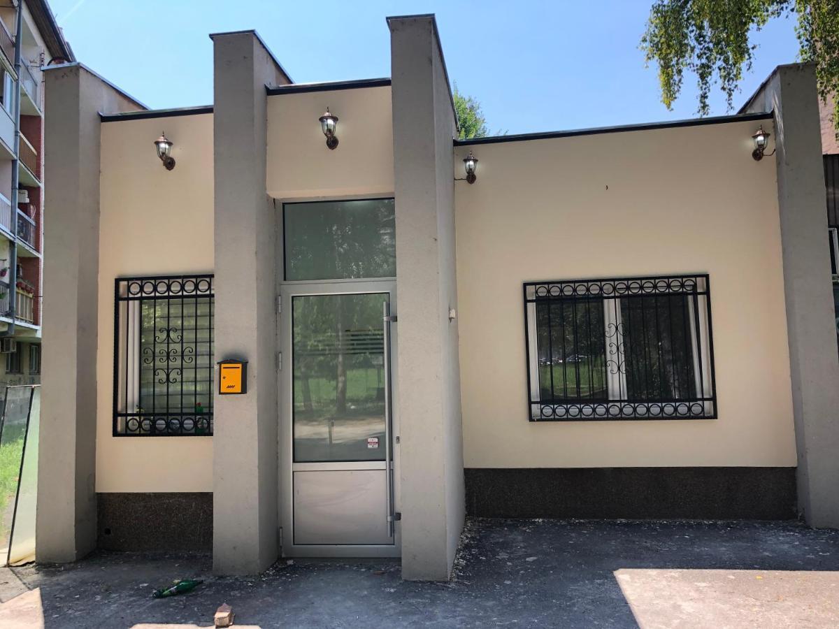 Apartment Tesla Pančevo Esterno foto