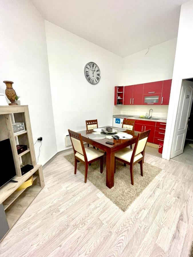 Apartment Tesla Pančevo Esterno foto