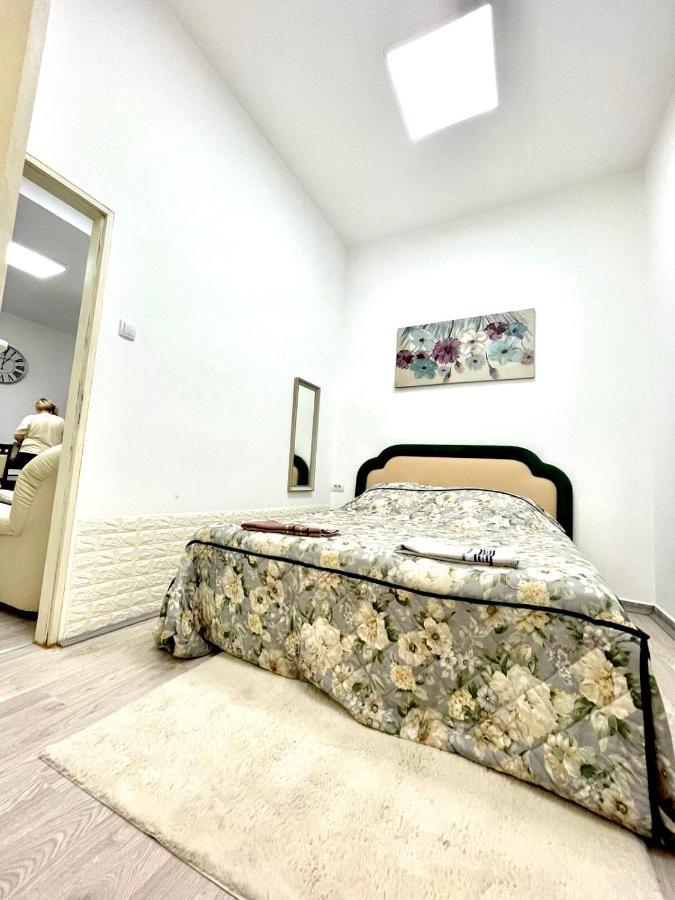Apartment Tesla Pančevo Esterno foto