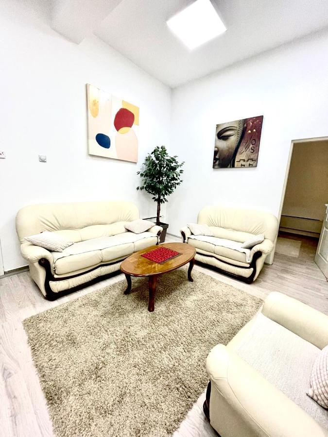 Apartment Tesla Pančevo Esterno foto